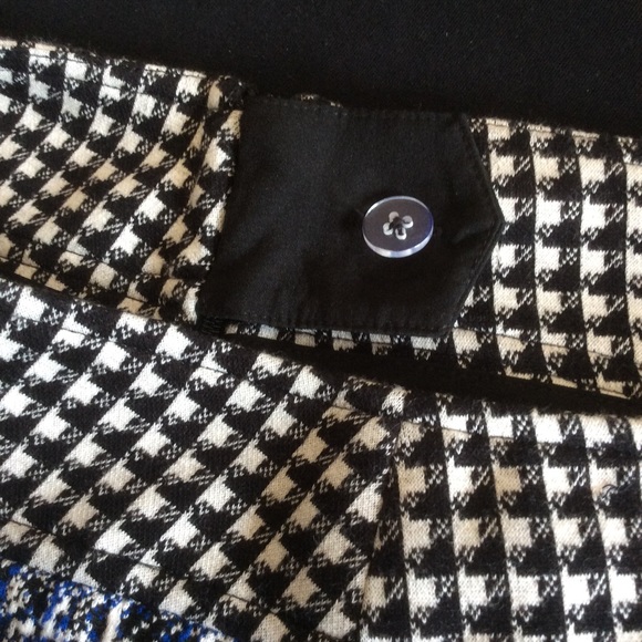 Cabi Side-Zip Skirt, Sz 6 - Picture 16 of 16